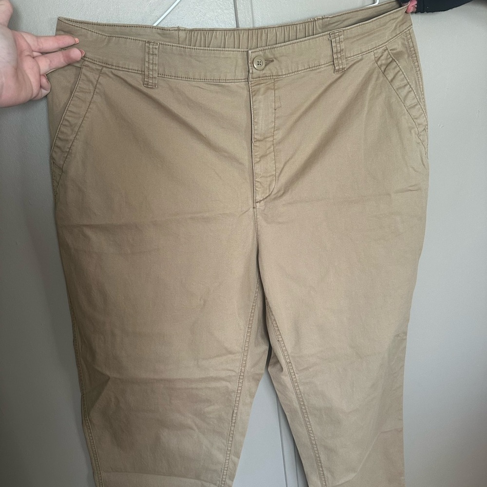 2000’s punk tan capris